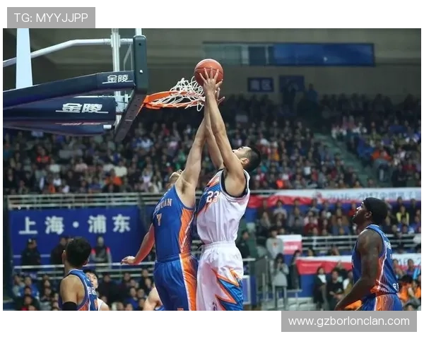 杭州篮球队强势领跑大师赛积分榜积累60分展现冠军实力 杭州篮球队强势领跑大师赛积分榜积累60分展现冠军实力