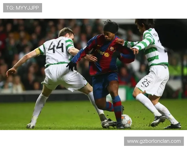 全球足球明星前十名精彩瞬间全景回顾与分析